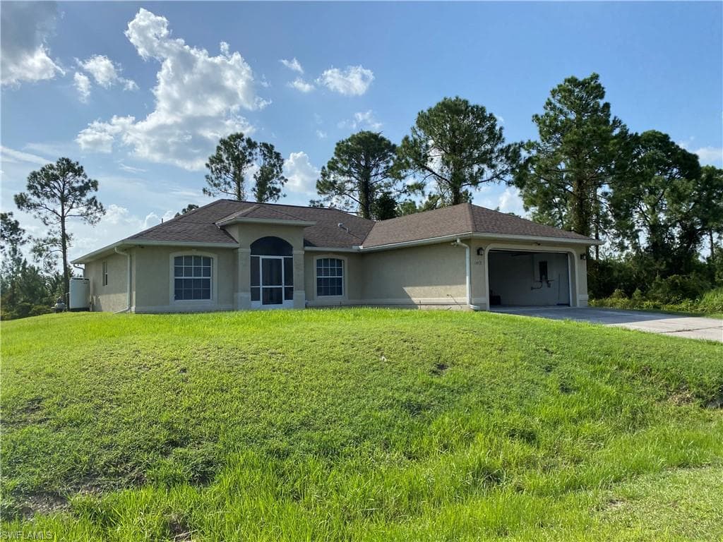 1913 Louis AVE LEHIGH ACRES, FL 33972