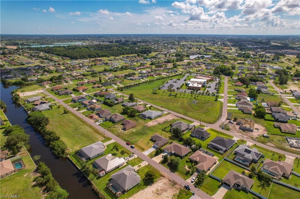 229 SW 13th CT CAPE CORAL, FL 33991