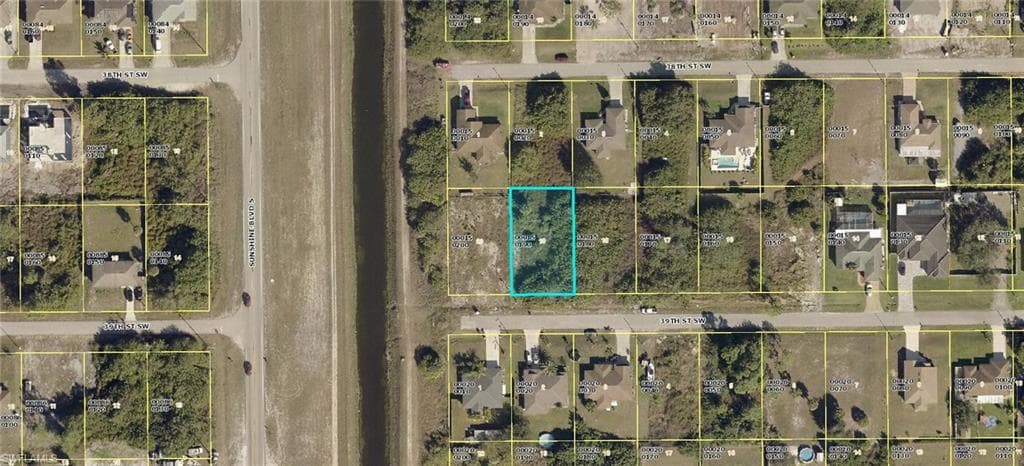 3028 39th ST SW LEHIGH ACRES, FL 33976