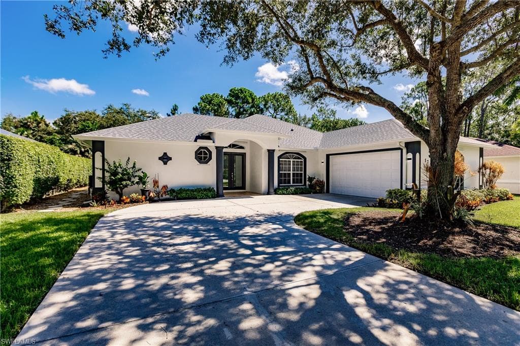 17 Heritage WAY NAPLES, FL 34110