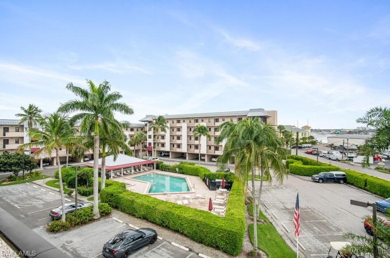 803 River Point DR 301B NAPLES, FL 34102