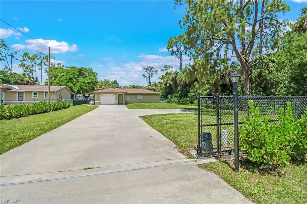 181 Wilson BLVD N NAPLES, FL 34120