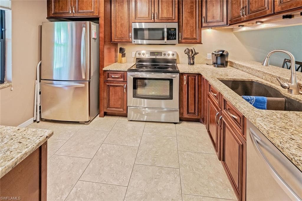 2045 Pine Isle LN 2045 NAPLES, FL 34112