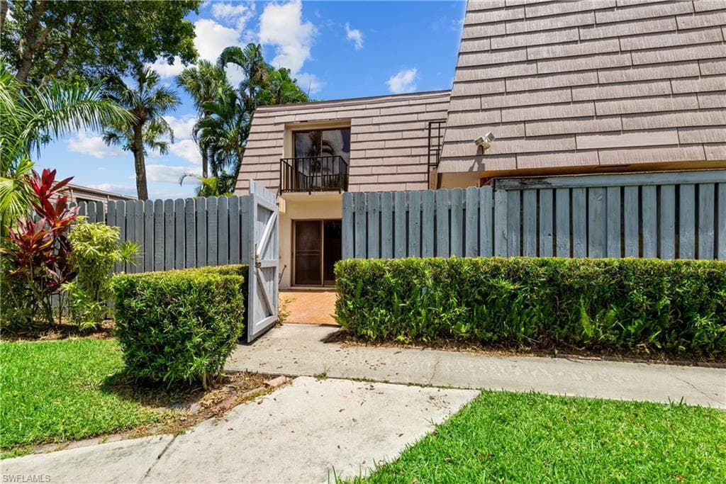 5581 Malt DR 3 FORT MYERS, FL 33907