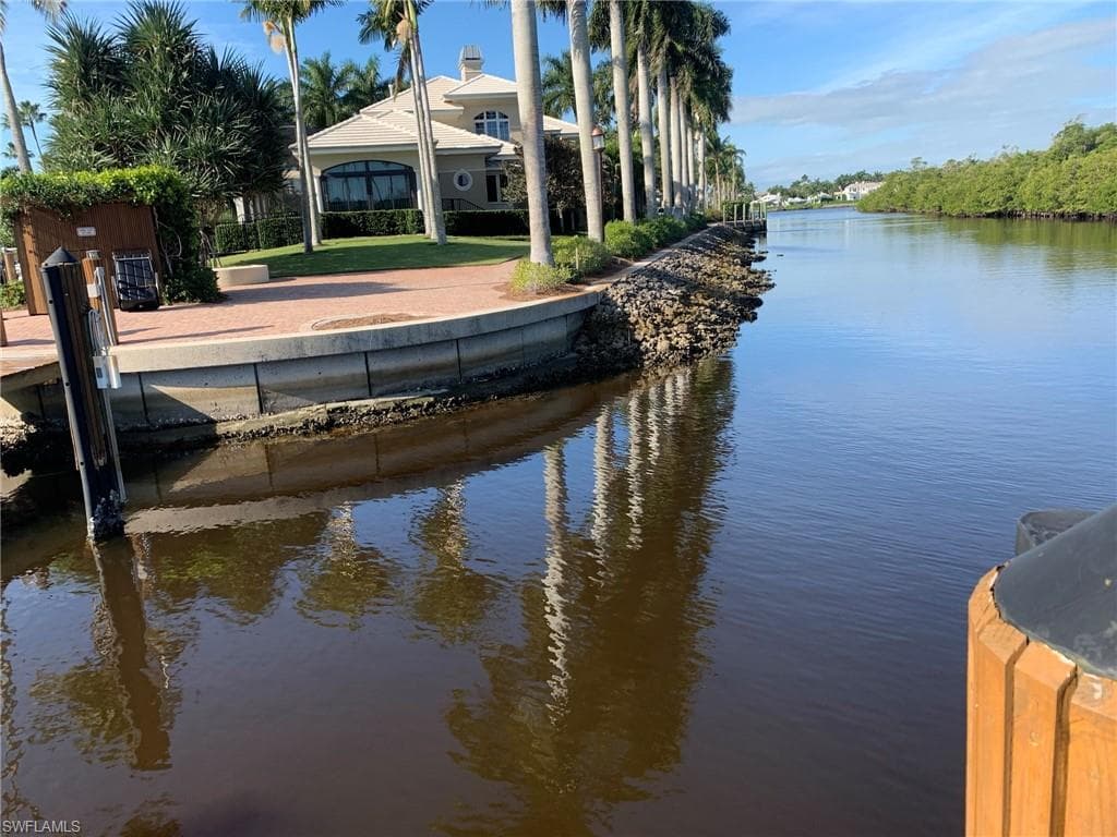 1777 Gulfstar DR S NAPLES, FL 34112