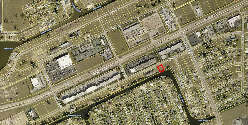 828 SW 4th ST CAPE CORAL, FL 33991