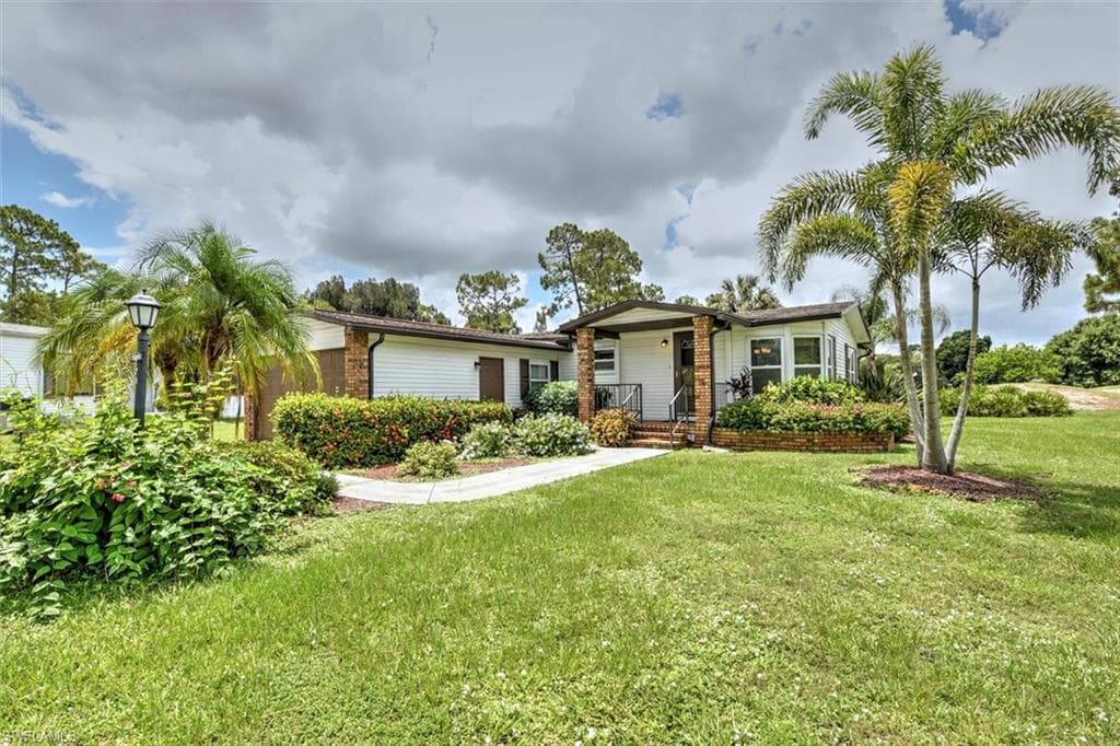 10752 Timber Pines CT NORTH FORT MYERS, FL 33903