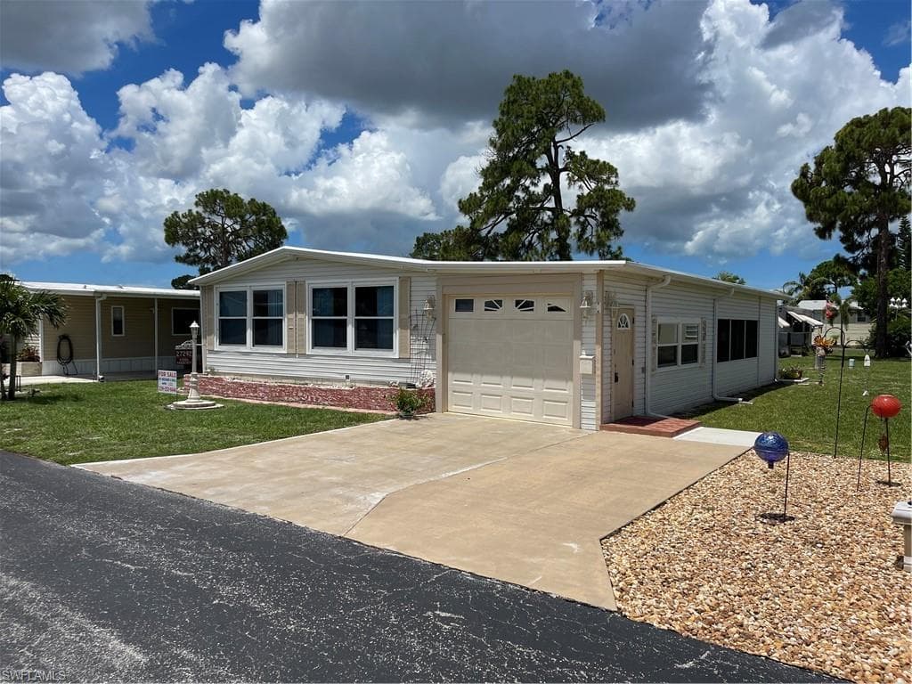 27292 Pauline DR BONITA SPRINGS, FL 34135