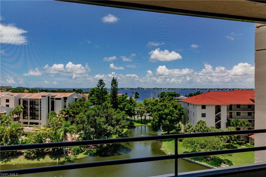 5260 S Landings DR 707 FORT MYERS, FL 33919