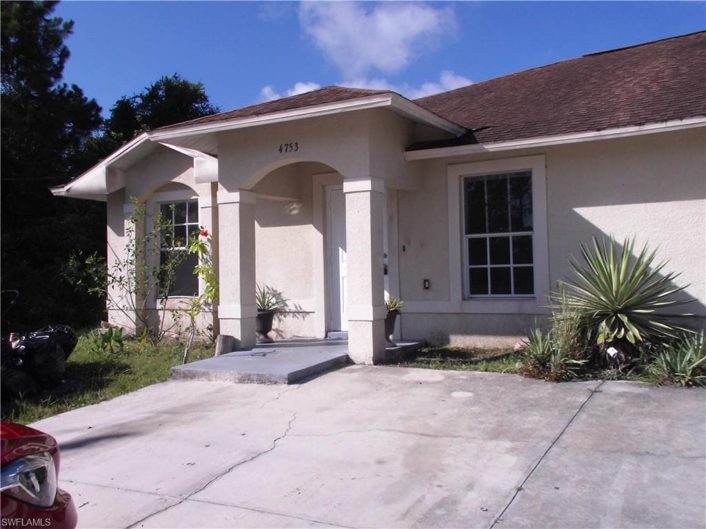 4753 29th ST SW LEHIGH ACRES, FL 33973