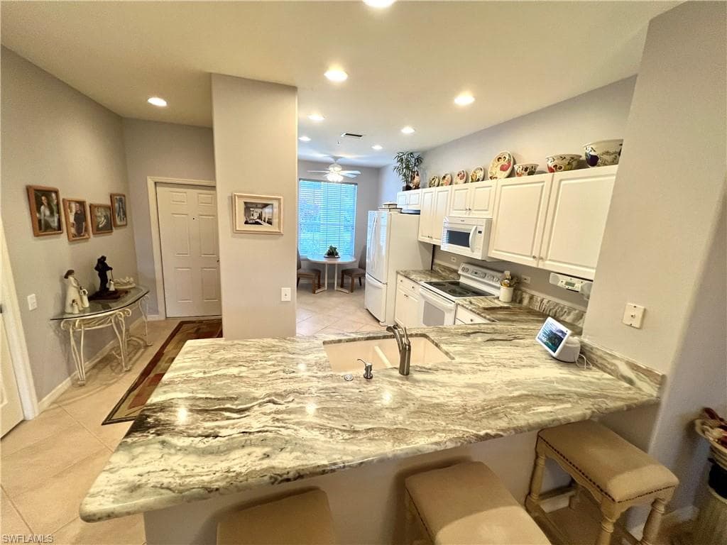 8267 Parkstone PL 104 NAPLES, FL 34120