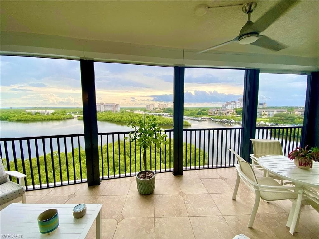 420 Cove Tower DR 801 NAPLES, FL 34110