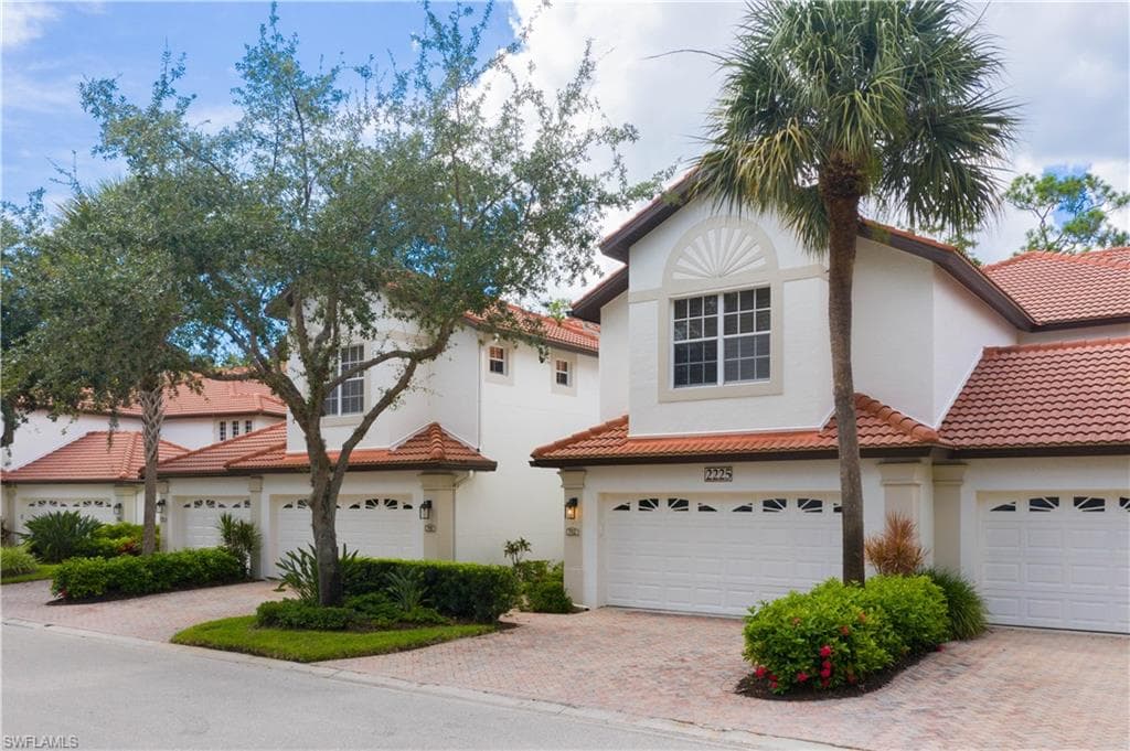 2225 Hawksridge DR 7-702 NAPLES, FL 34105