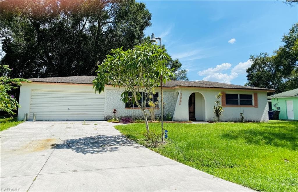 2330 Caladium RD FORT MYERS, FL 33905