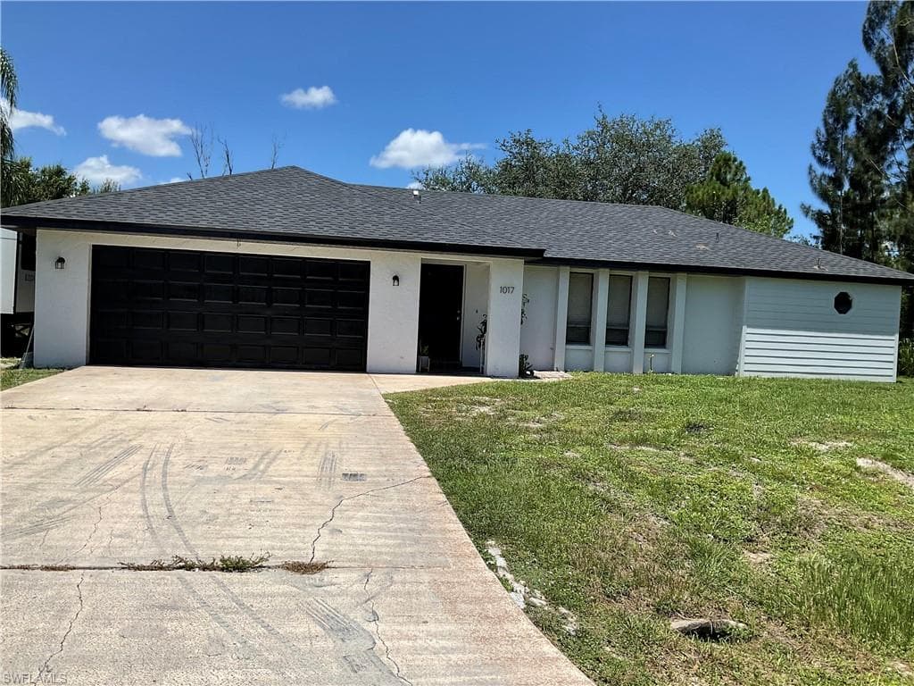 1017 Calvin AVE LEHIGH ACRES, FL 33972
