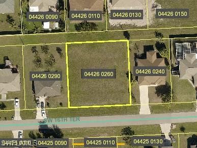833 SW 16th TER CAPE CORAL, FL 33991