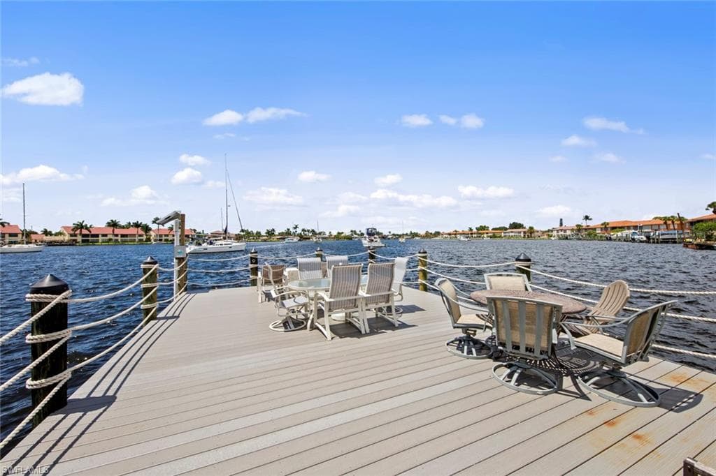 4807 Sunset CT 405 CAPE CORAL, FL 33904