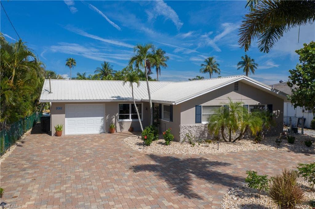 12123 Moon Shell DR MATLACHA ISLES, FL 33991