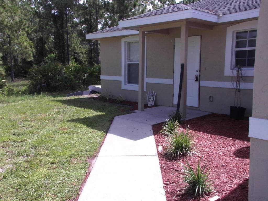 929 Hollister AVE LEHIGH ACRES, FL 33974