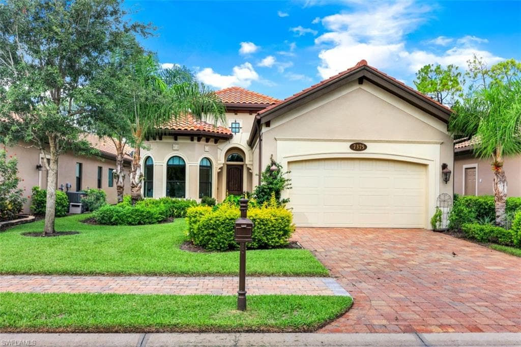 7375 Lantana CIR NAPLES, FL 34119