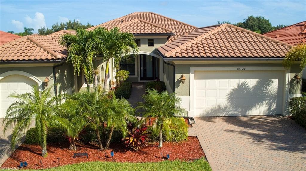 10120 Belcrest BLVD FORT MYERS, FL 33913
