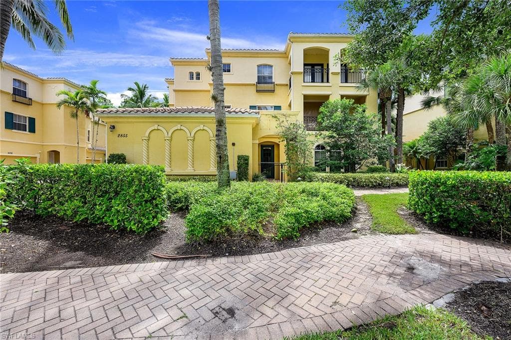 2855 Tiburon BLVD E 102 NAPLES, FL 34109