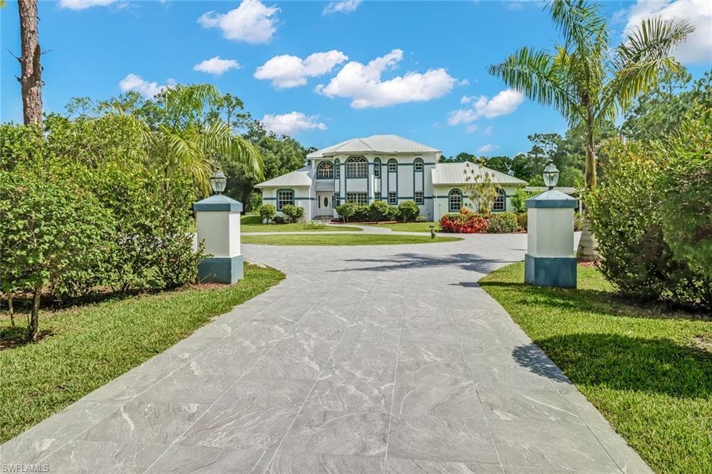 6181 Shady Oaks LN NAPLES, FL 34119