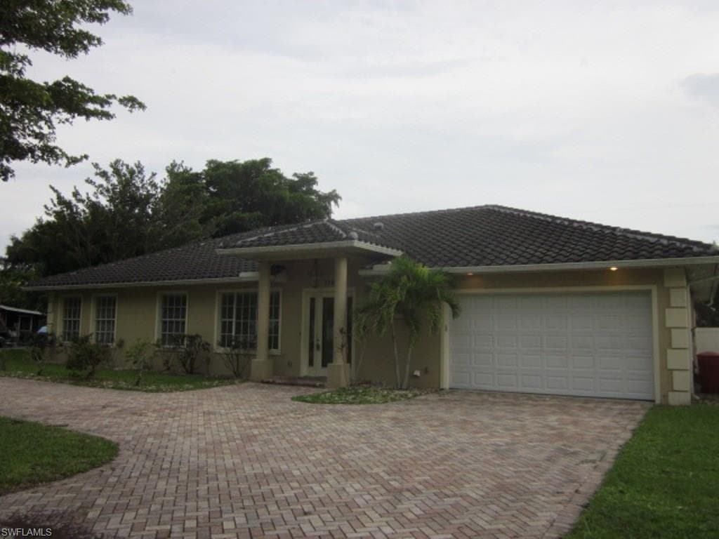 1268 Carlene AVE FORT MYERS, FL 33901