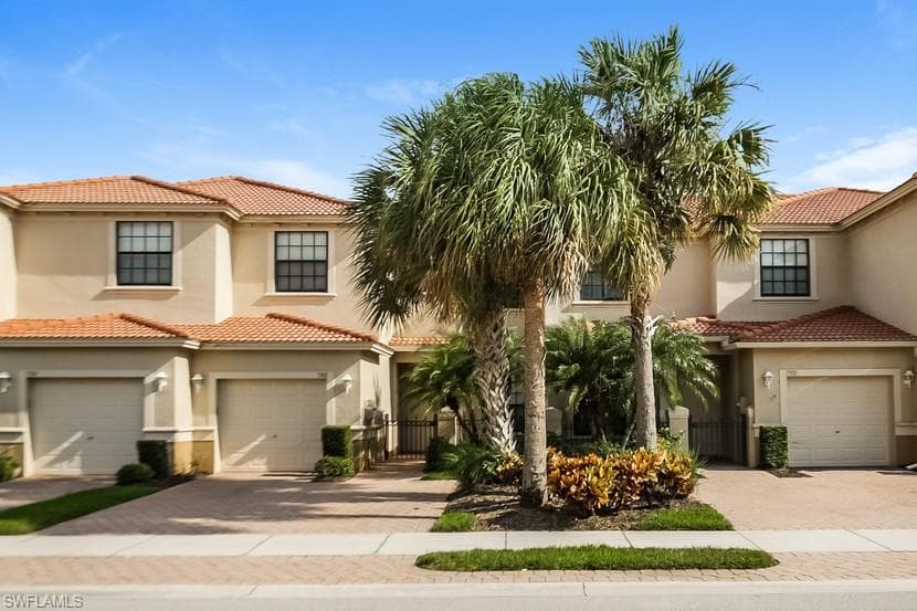 7388 Bristol CIR NAPLES, FL 34120