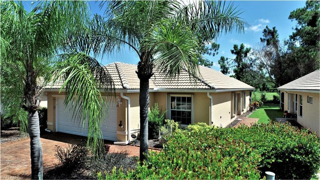 2245 Carnaby CT LEHIGH ACRES, FL 33973