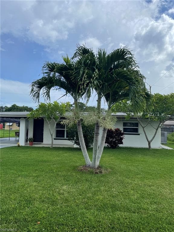 40 Victoria DR NORTH FORT MYERS, FL 33917