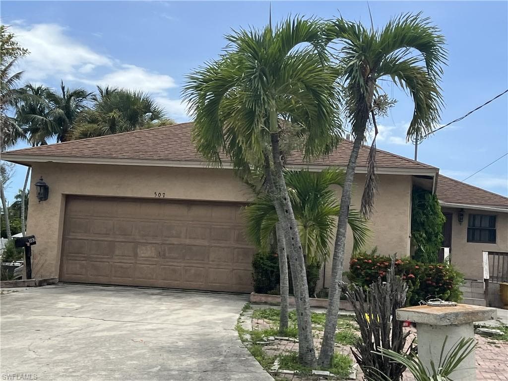 507 14th ST N NAPLES, FL 34102