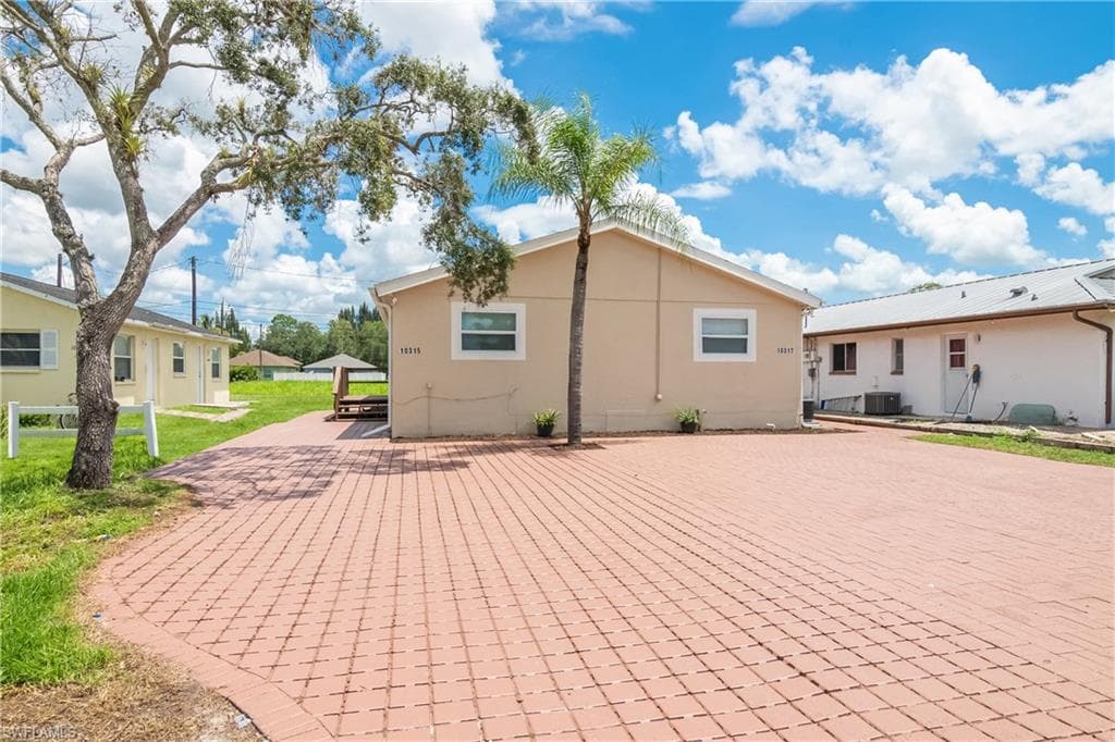 10315/317 Kentucky ST BONITA SPRINGS, FL 34135