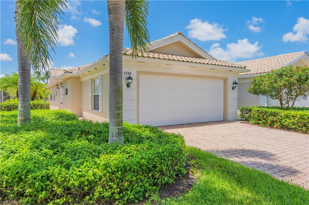 5338 Guadeloupe WAY NAPLES, FL 34119