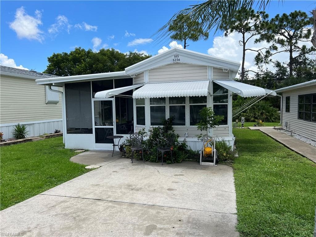 3256 Debbie LN BONITA SPRINGS, FL 34134