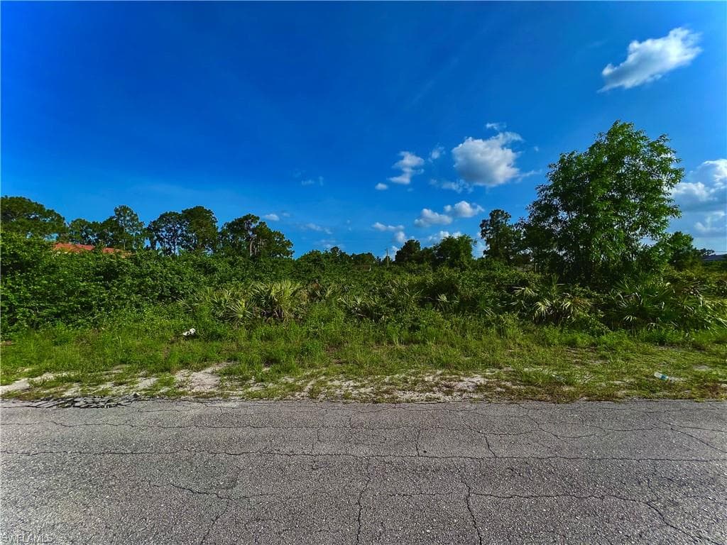 3709 21st ST SW LEHIGH ACRES, FL 33976
