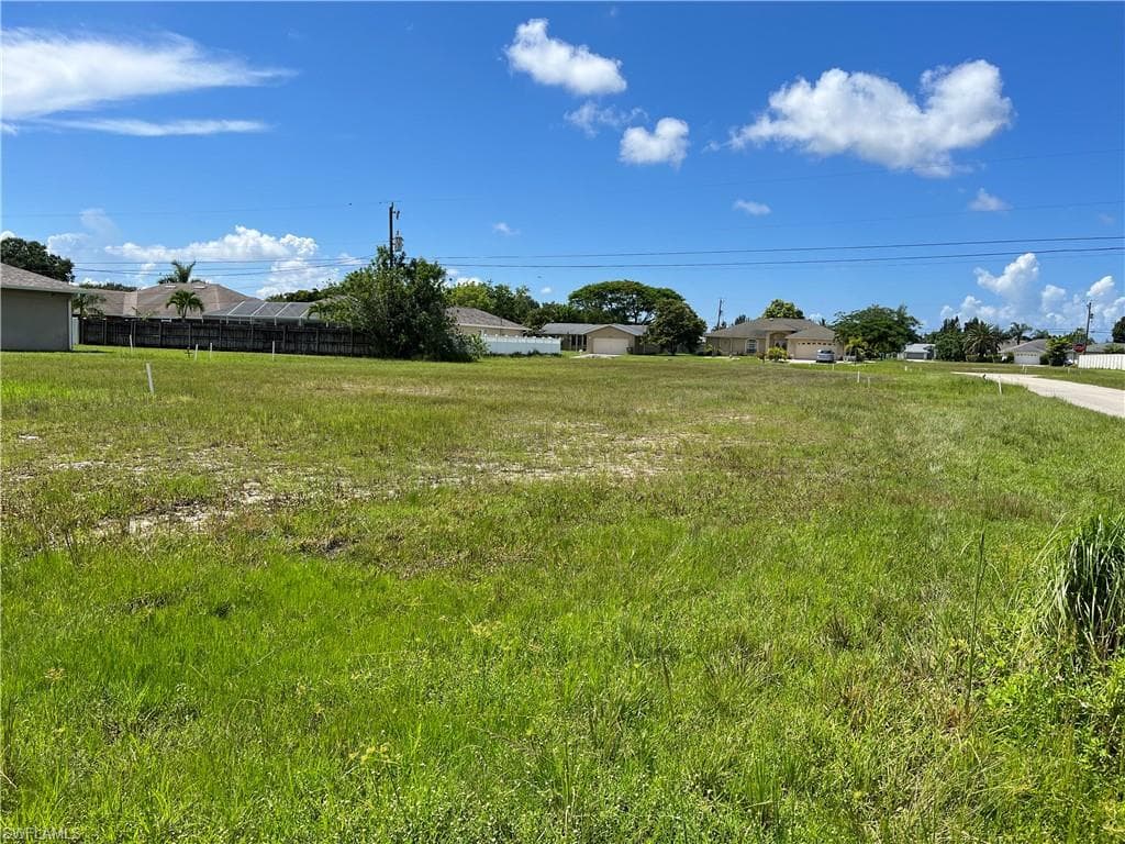 300 SE 18th ST CAPE CORAL, FL 33990