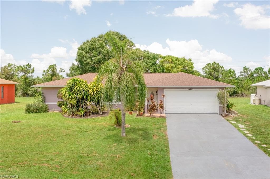 1027 Alvin AVE LEHIGH ACRES, FL 33971