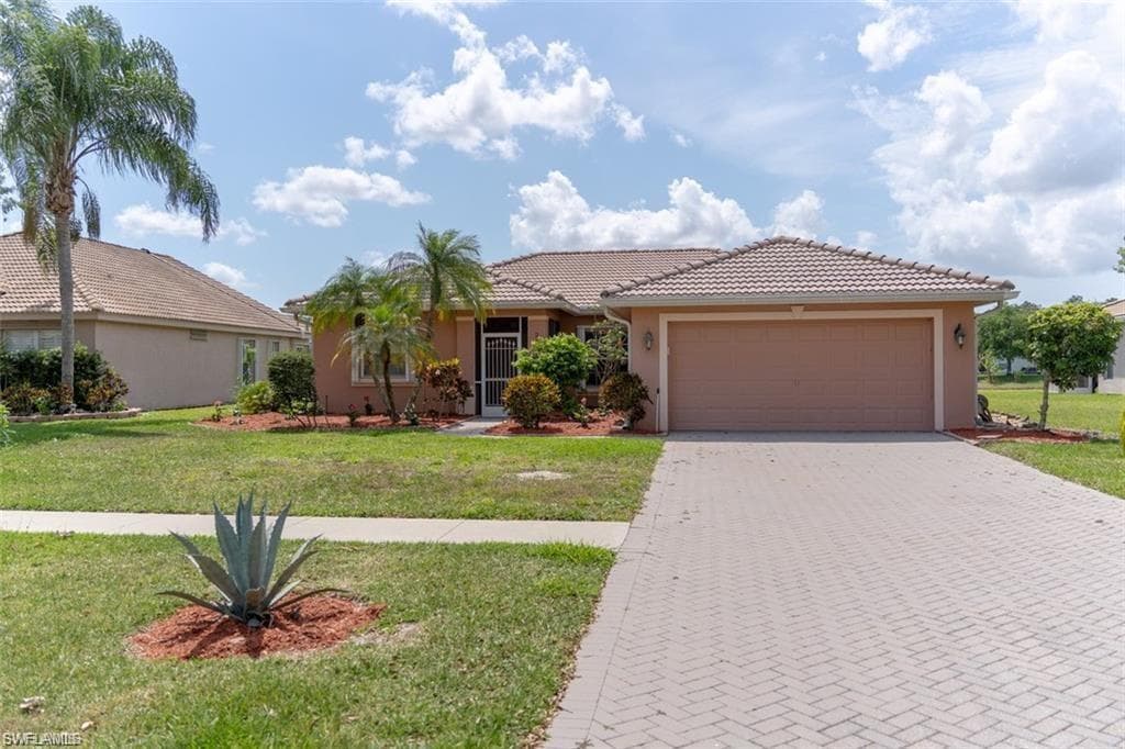 2895 Orange Grove TRL NAPLES, FL 34120