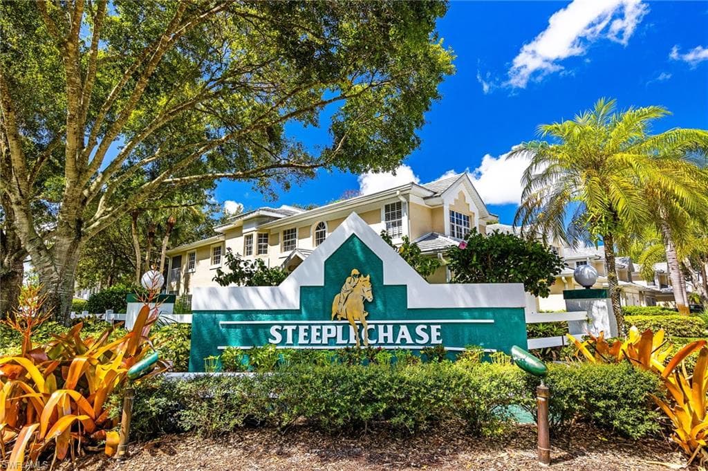 2811 Aintree LN E104 NAPLES, FL 34112