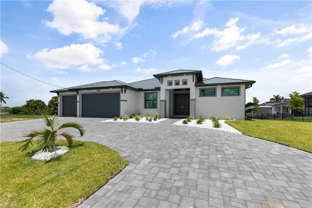 4209 35th ST CAPE CORAL, FL 33993