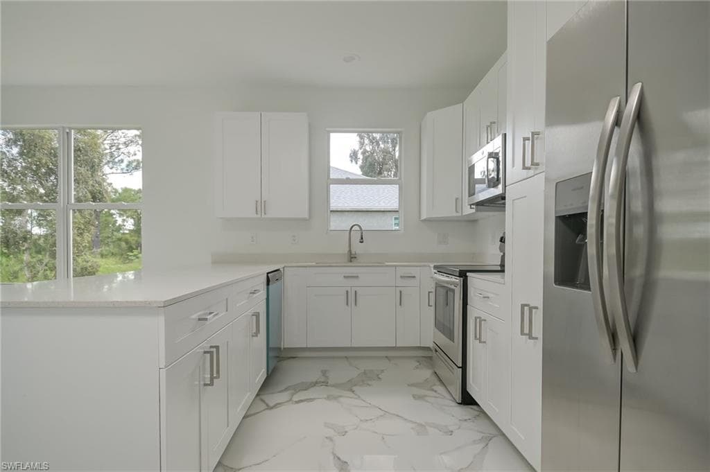 3912 8TH ST SW LEHIGH ACRES, FL 33976