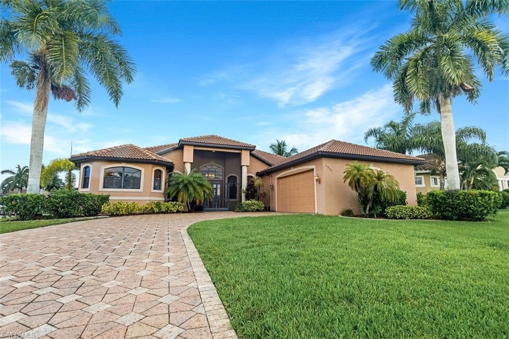 2807 SW 37th TER CAPE CORAL, FL 33914