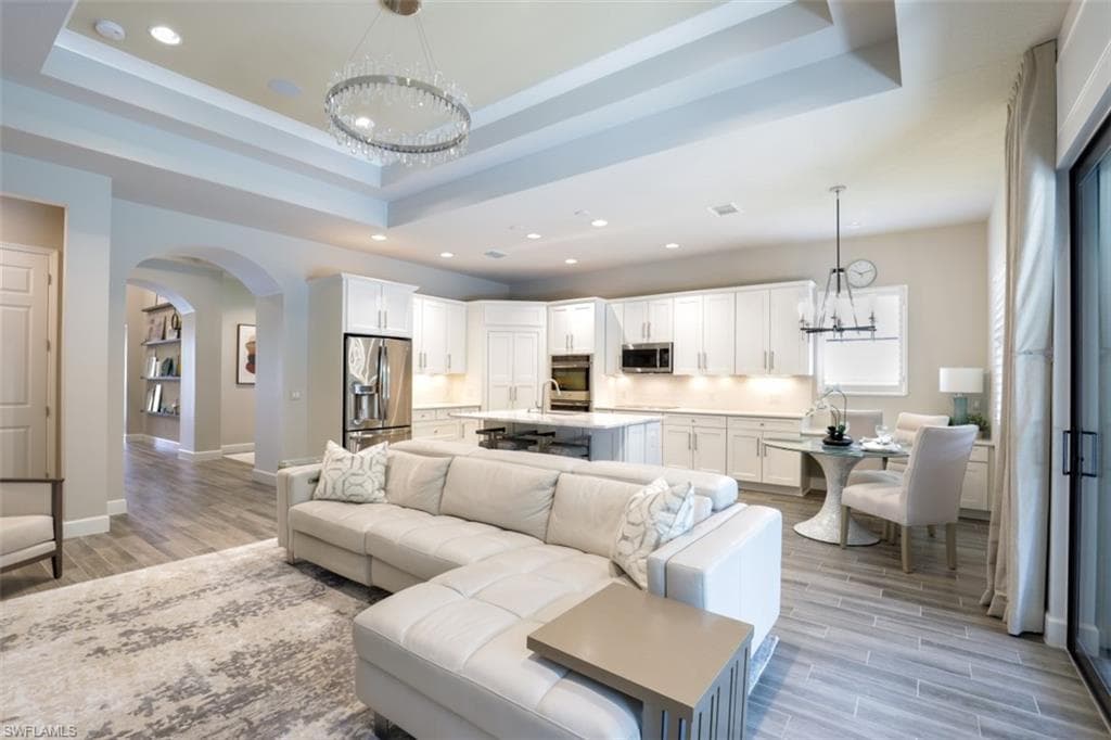9353 Isla Bella CIR BONITA SPRINGS, FL 34135