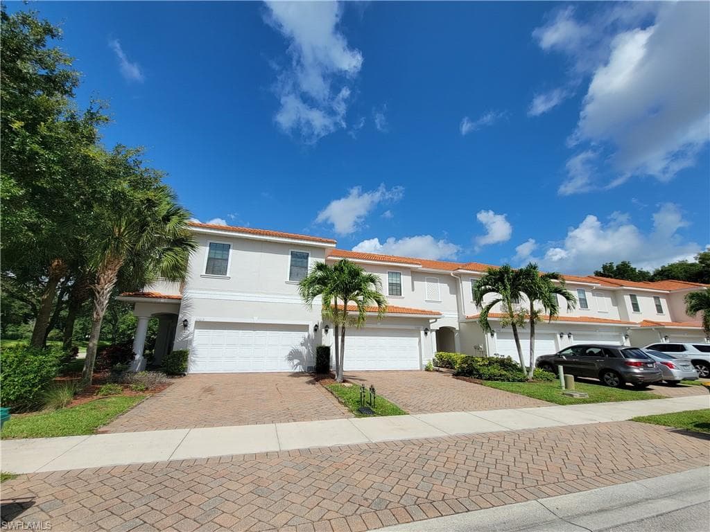 15013 Summit Place CIR 40 NAPLES, FL 34119