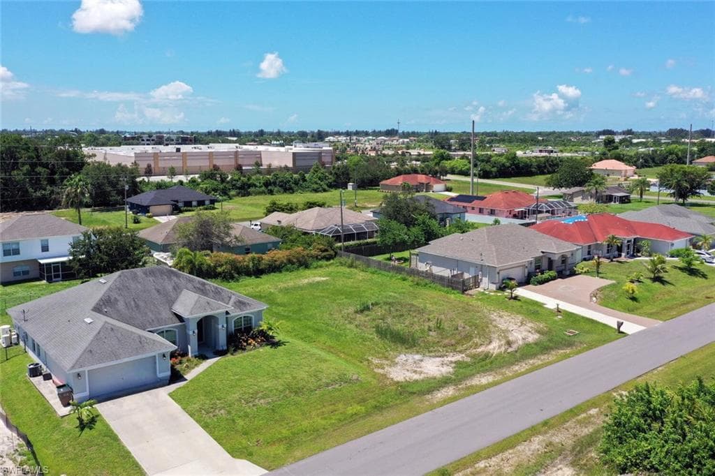 304 1st TER CAPE CORAL, FL 33993