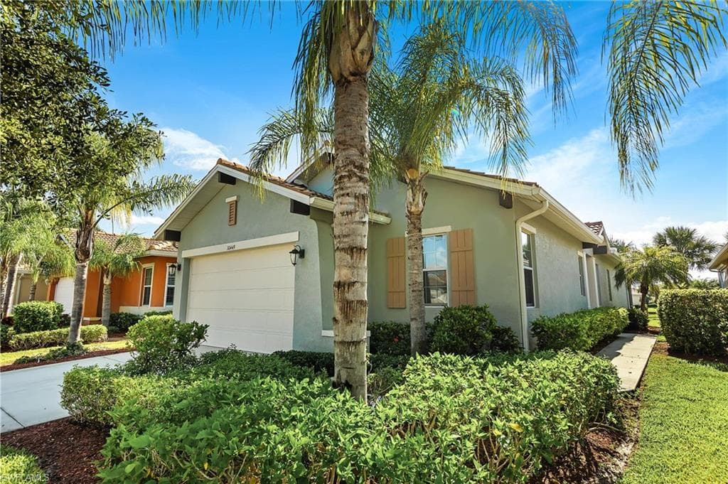 10449 Materita DR FORT MYERS, FL 33913