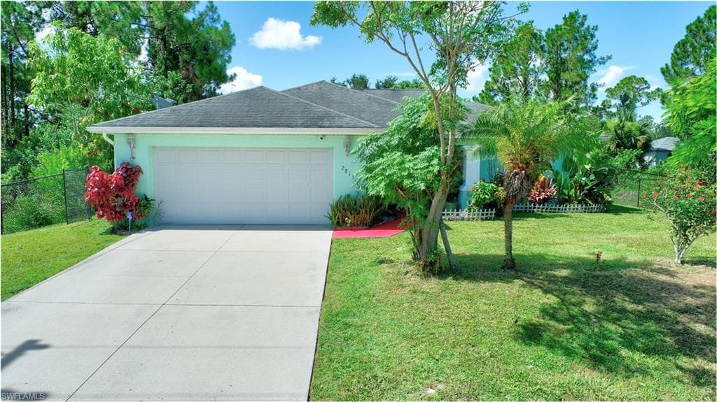 2813 8th ST SW LEHIGH ACRES, FL 33976