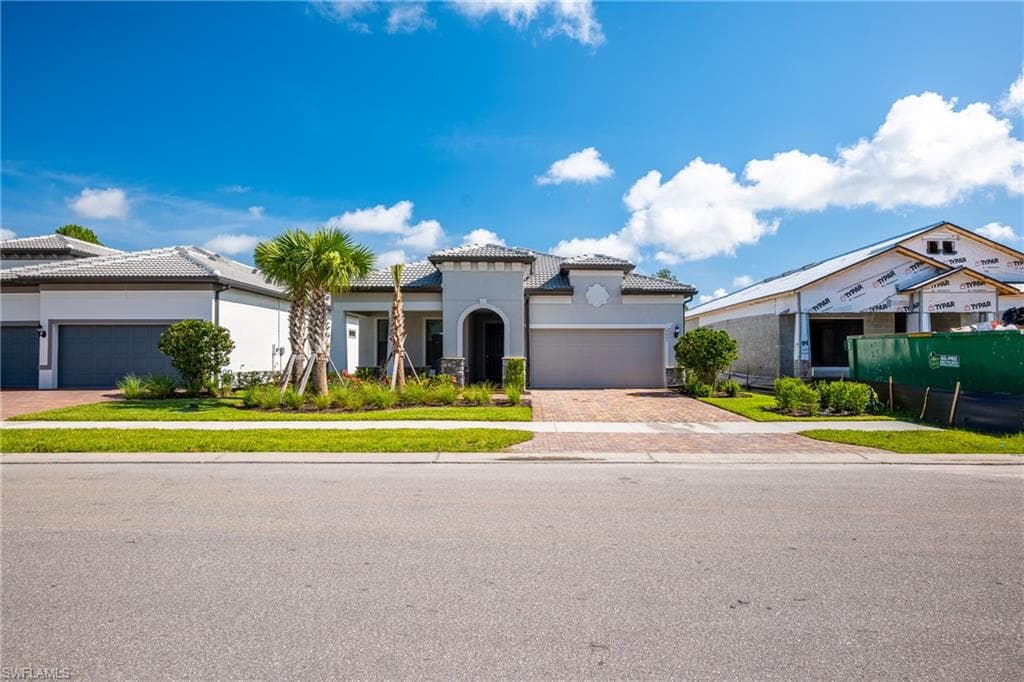 9641 Everglades DR NAPLES, FL 34120