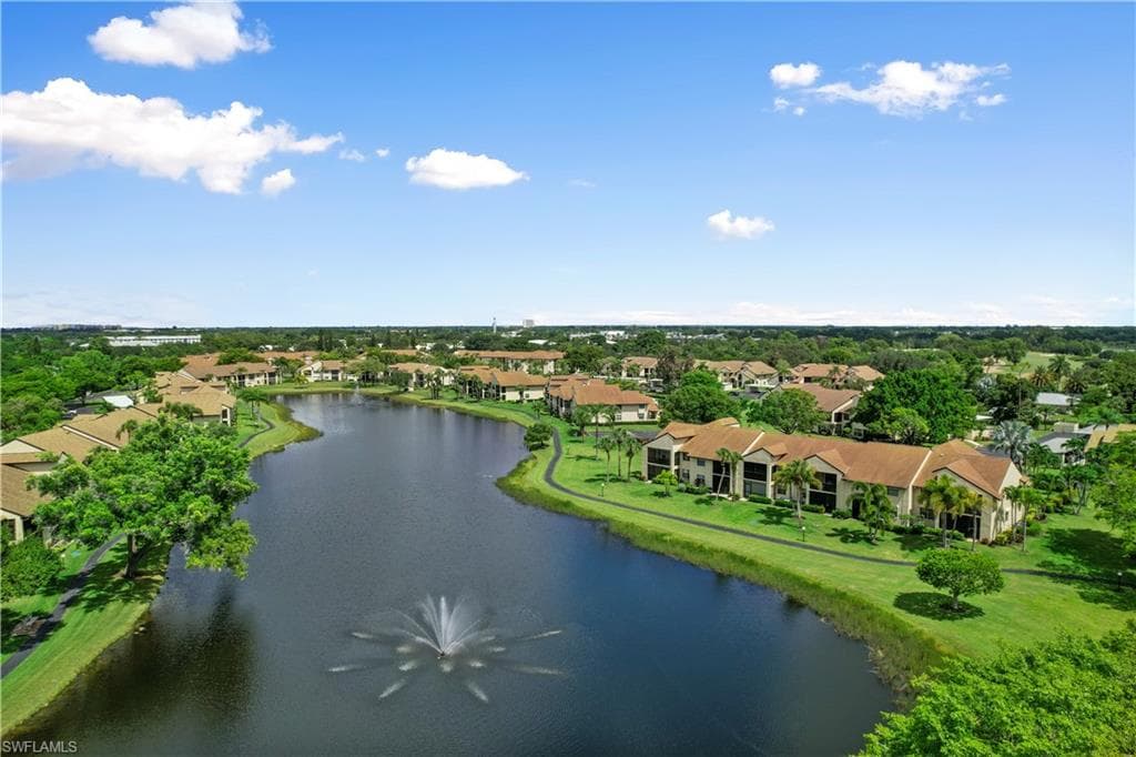 8383 Charter Club CIR 9 FORT MYERS, FL 33919